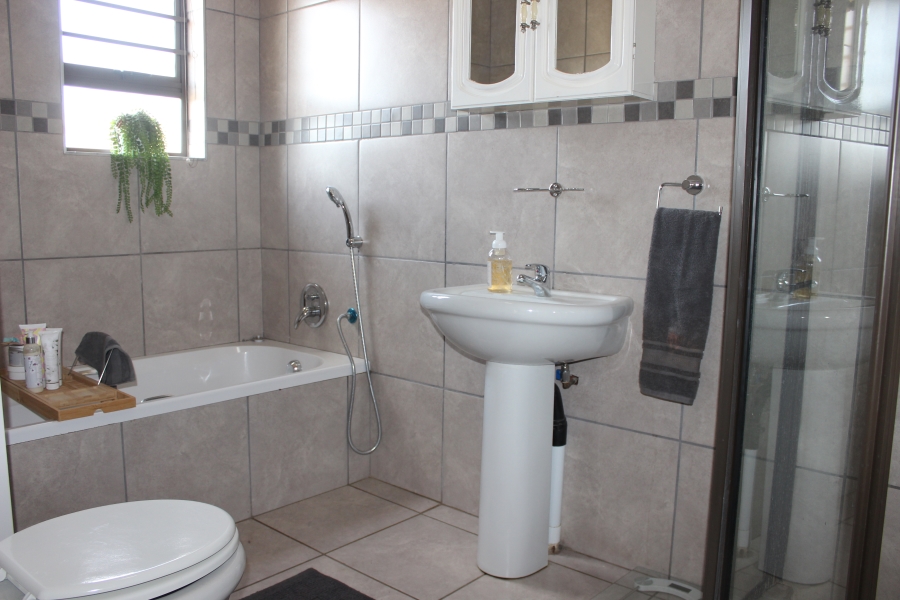2 Bedroom Property for Sale in Waterberry Estate North West
